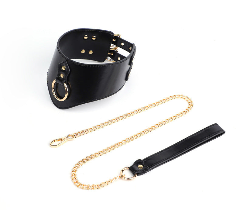 Gilded V Collar | Angular Form