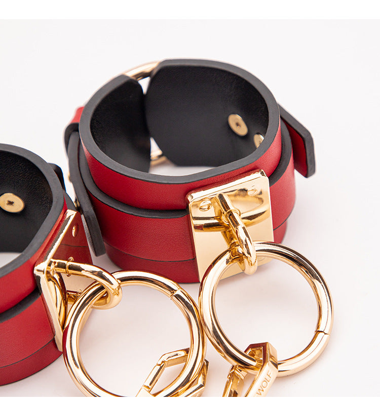 Regal Restraint Leather Handcuffs details
