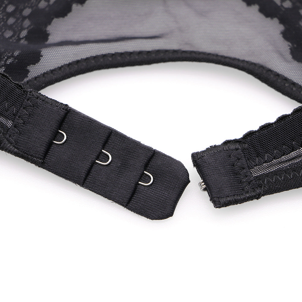 Close-up of the adjustable elastic strap and secure silver clip.